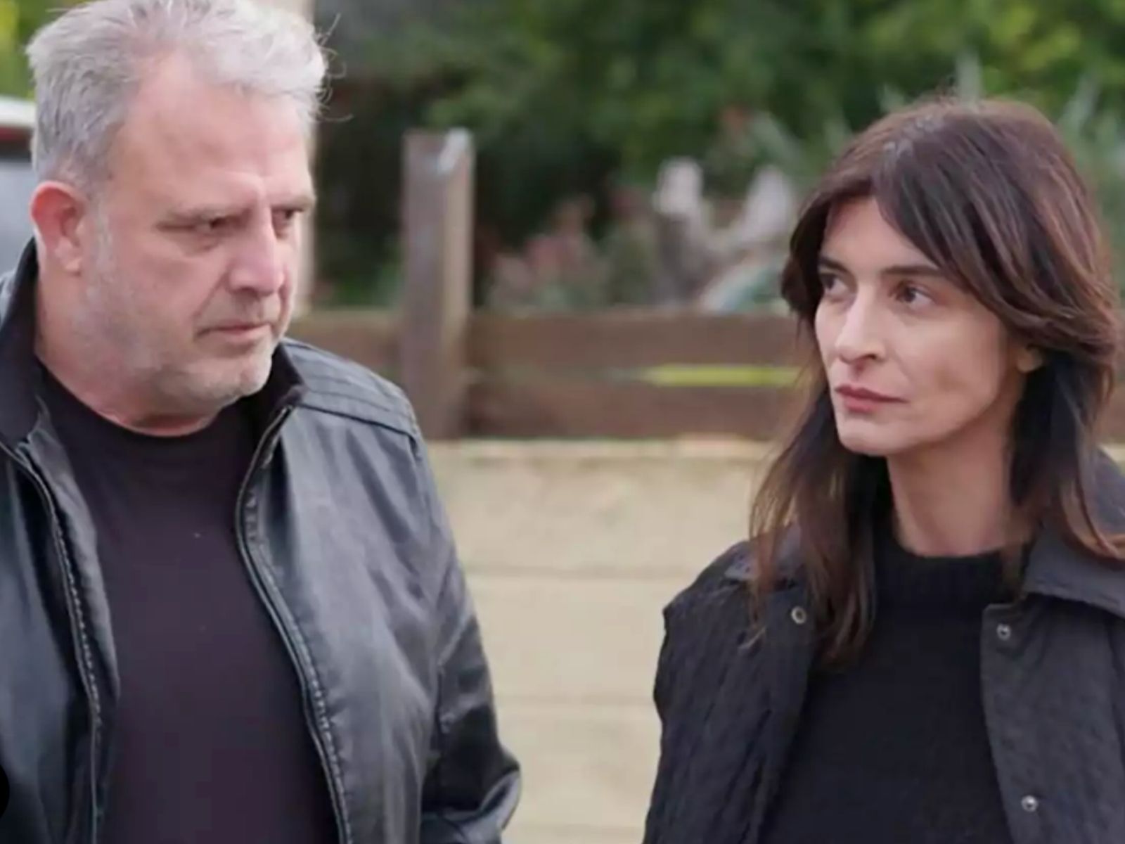 Η Γη της Ελιάς: O Στάθης απάγει το παιδί του και η Ιουλία τον κλείνει φυλακή