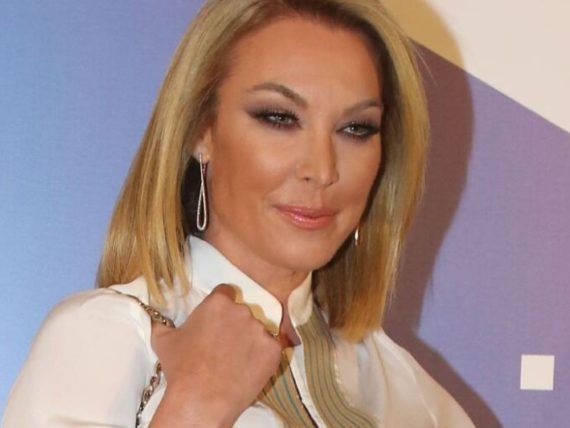 Όταν η Τατιάνα Στεφανίδου κόλλησε…στο τοίχο τη Στέλλα Μπεζαντάκου – Έγινες γνωστή γιατί πήγες στη τουαλέτα…με τον Άρη