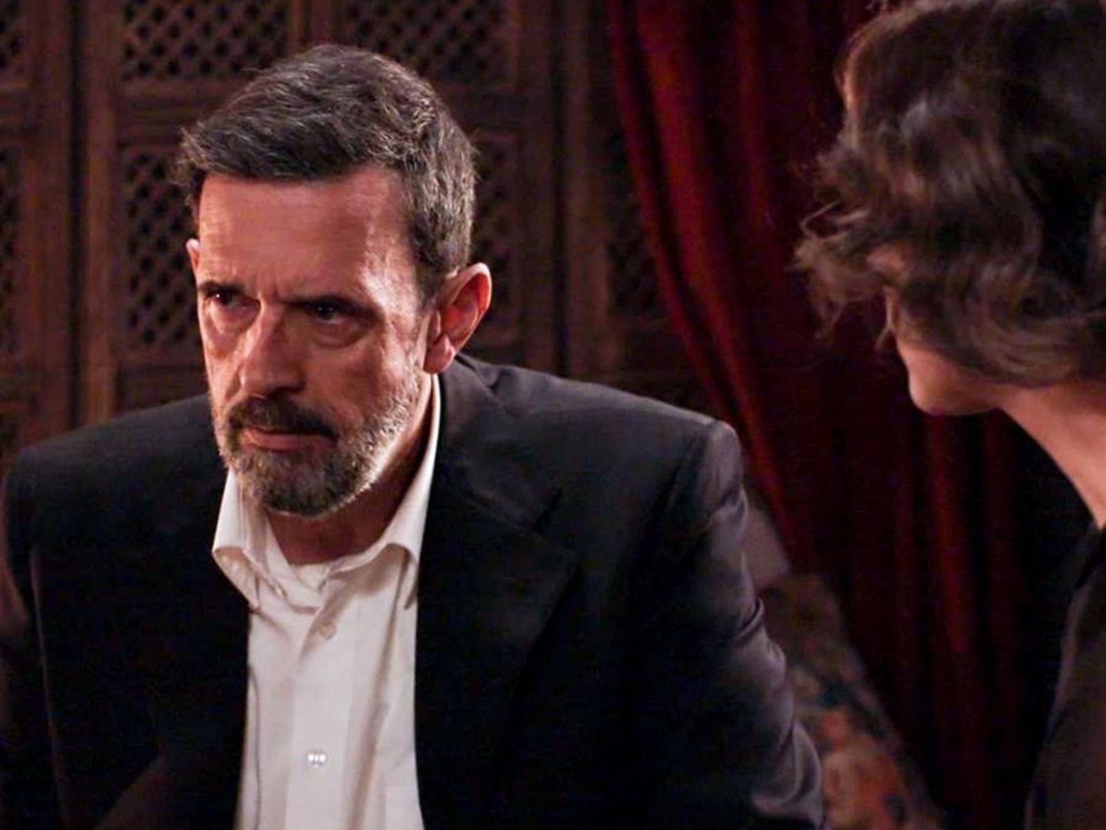 Grand Hotel: Ο Ιάκωβος σκοτώνει το Χαραλάμπη