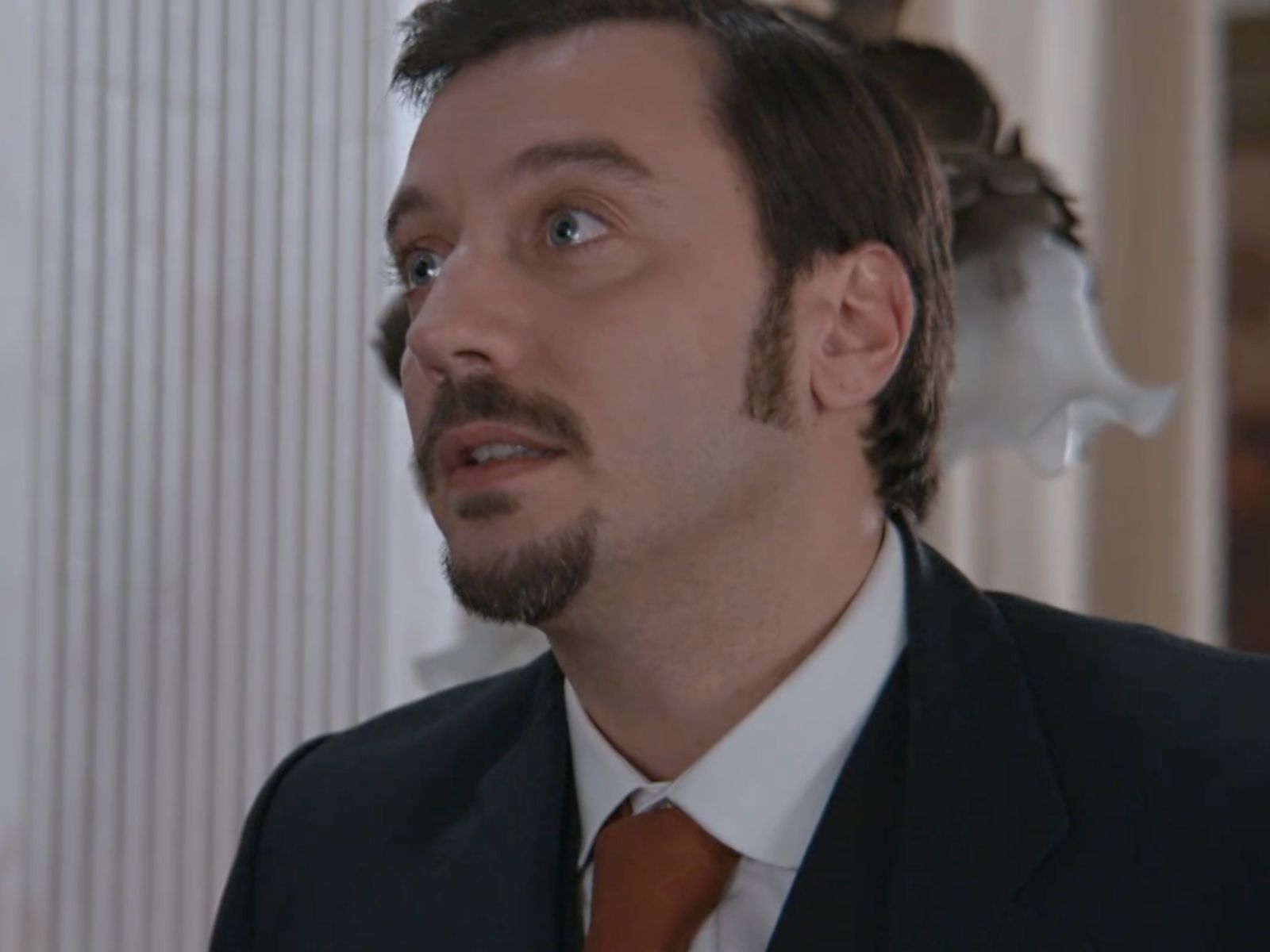 Grand Hotel: Ο Ιορδάνης κάνει τα πάντα για να γλιτώσει το γάμο με τη Βενετία