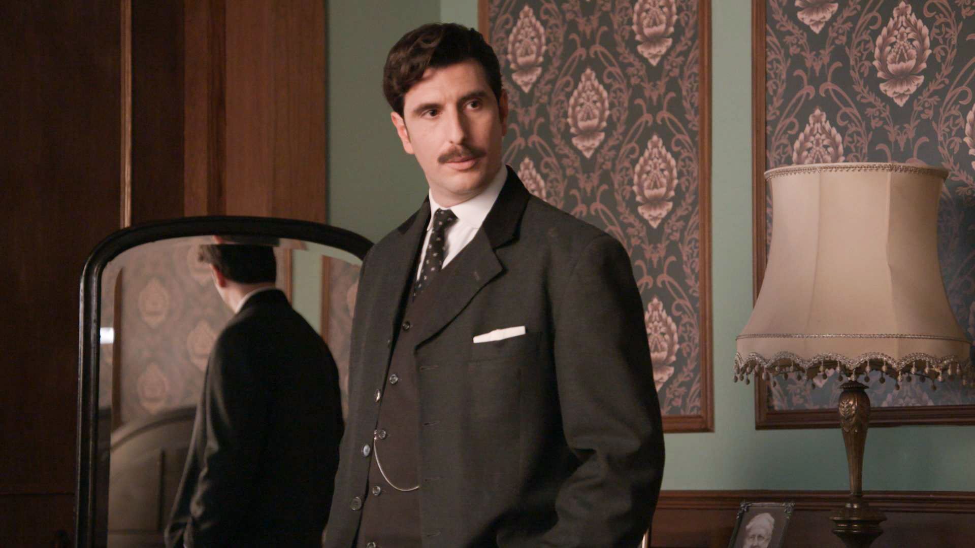 Grand Hotel: Ο Ρήγας παρακολουθεί την Αλίκη και την πιάνει στα πράσα με το Πέτρο