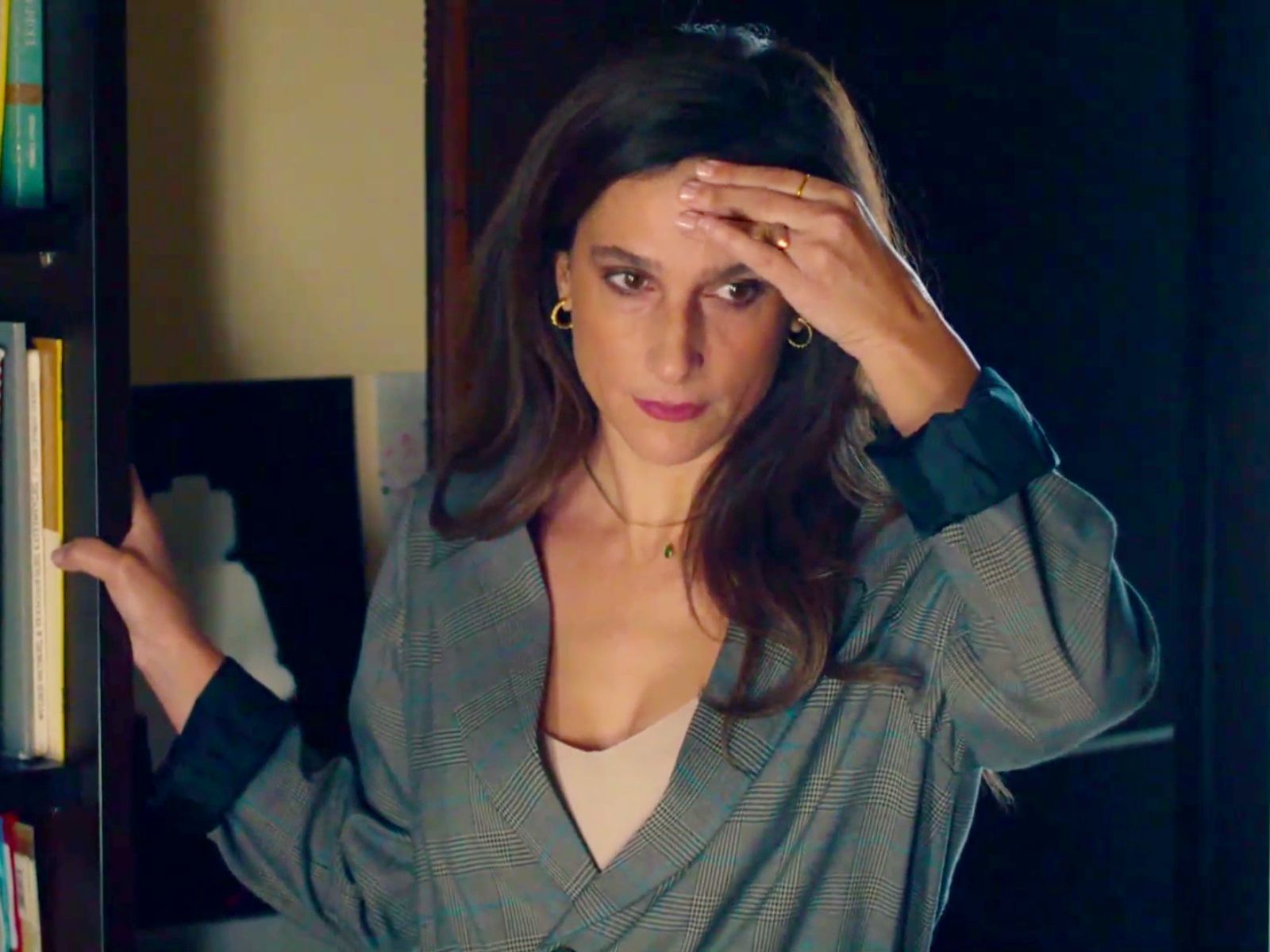 Ο Τιμωρός: Η Έλλη μαθαίνει τα πάντα για τους Κομνηνούς και τρέχει στην αγκαλιά του Μάρκου