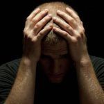 Ύποπτες αλλαγές στη διάθεση κι άλλα 3 συμπτώματα που φανερώνουν όγκο στο κεφάλι