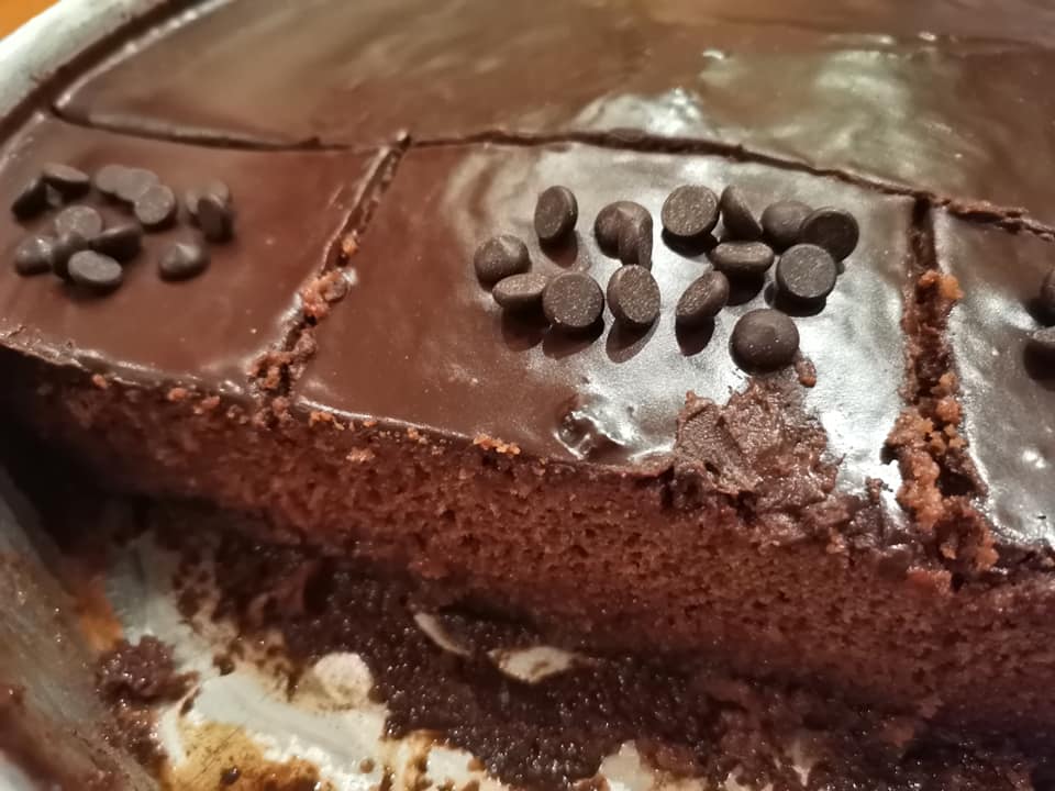 Ζουμερή σοκολατόπιτα για κέρασμα