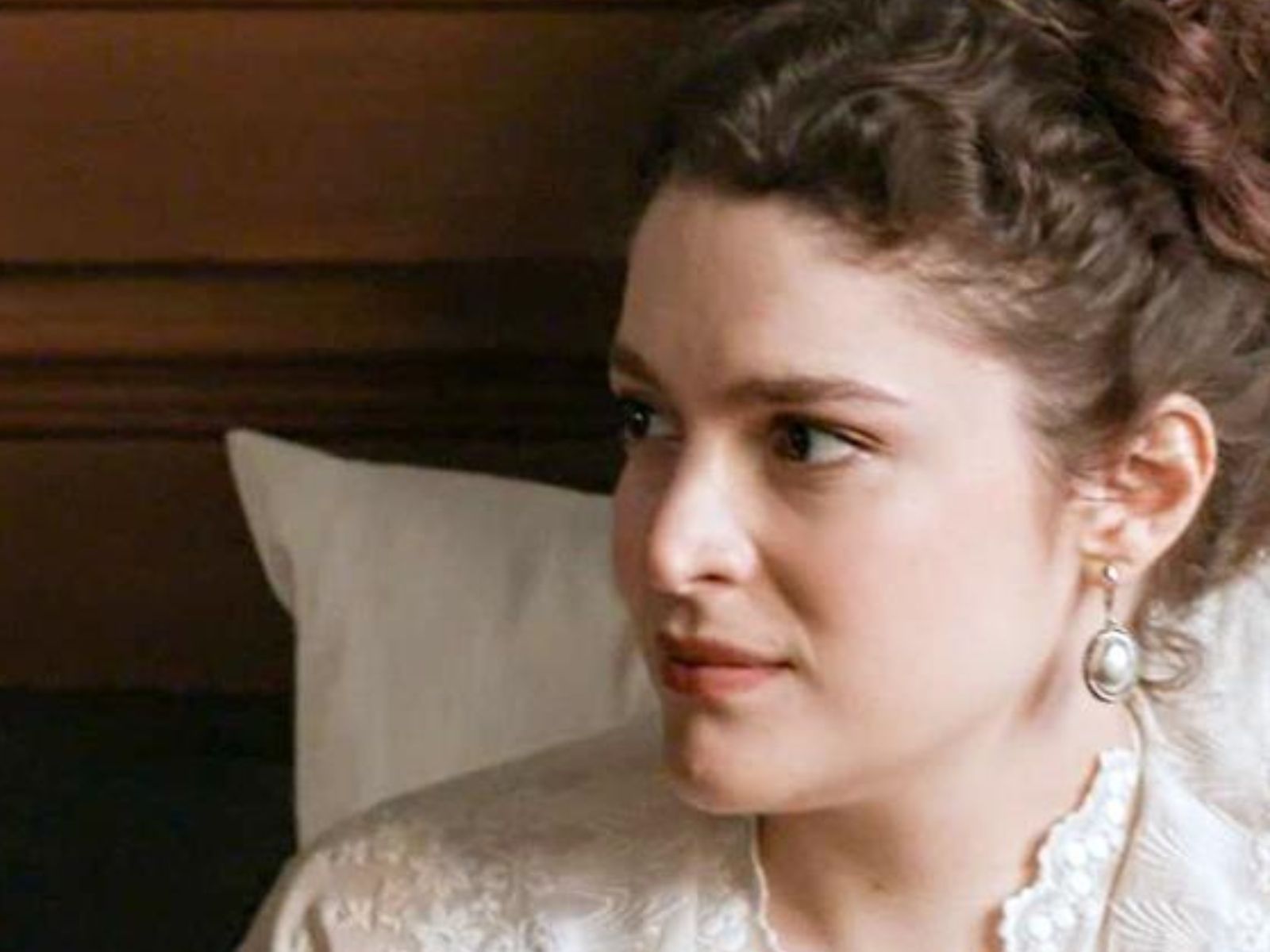 Grand Hotel: Η Αλίκη βρίσκει ένα νέο γρίφο και ο Ρήγας τη παγιδεύει