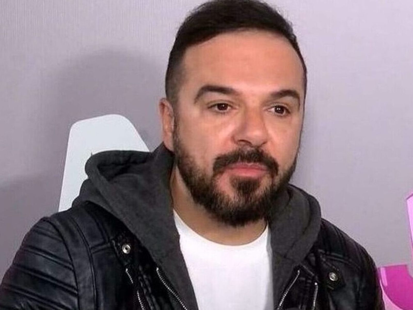 Άγνωστοι προσπάθησαν να μπουν στο σπίτι του Τριαντάφυλλου – Αν κάνω κάτι θα με πουν δολοφόνο;