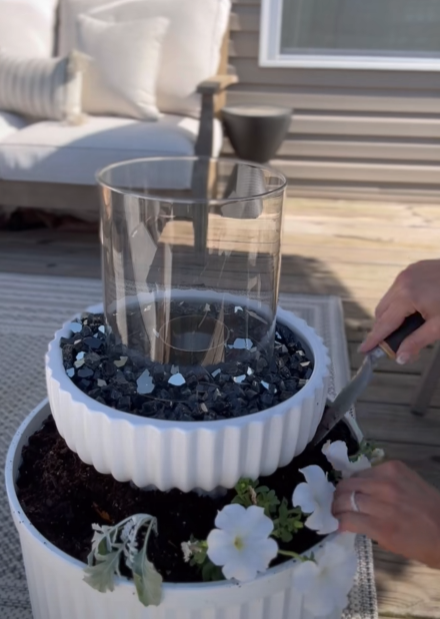 Φτιάξε διακοσμητική γλάστρα για την αυλή – Η εύκολη κατασκευή που έγινε viral στο TikTok (ΔΕΝ ΕΙΝΑΙ ΕΤΟΙΜΟ)