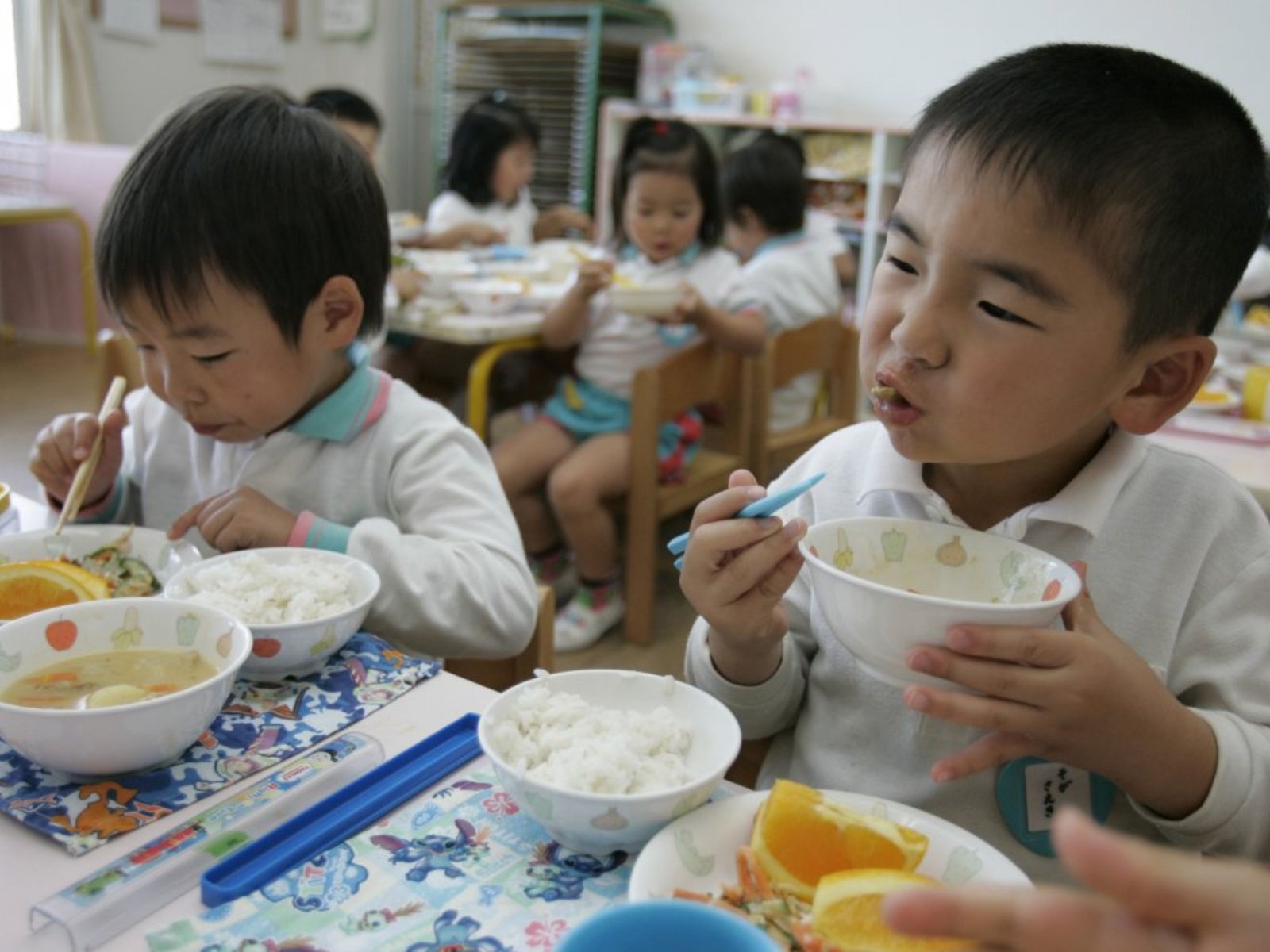 Η Ιαπωνία κατάφερε να εξαλείψει τη παχυσαρκία – Ο λόγος που δε θα δείτε ούτε ένα παχύσαρκο παιδί στα σχολεία