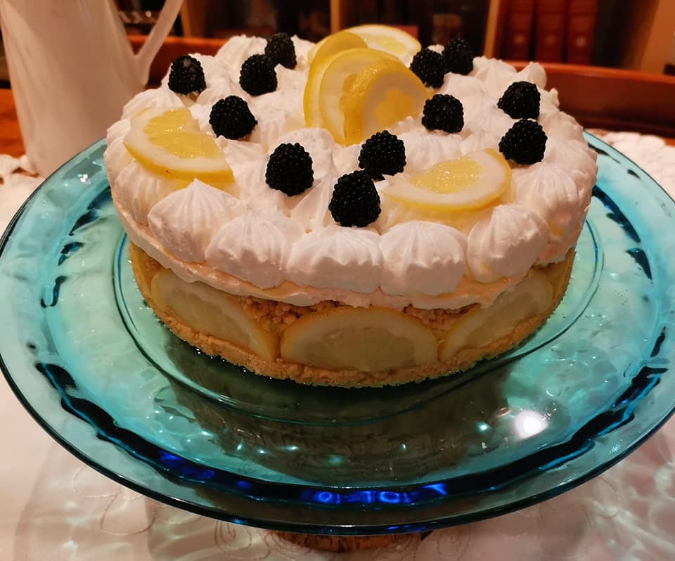 Τούρτα παγωτό βανίλια με σορμπέ λεμόνι για τη Πρωτομαγιά