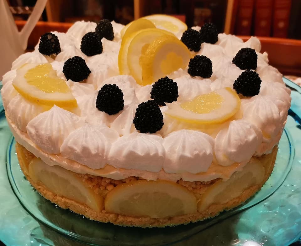 Τούρτα παγωτό βανίλια με σορμπέ λεμόνι για τη Πρωτομαγιά