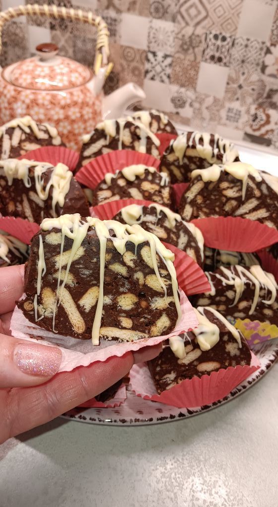 Ατομικά κεράσματα μωσαϊκό για τη Πρωτομαγιά