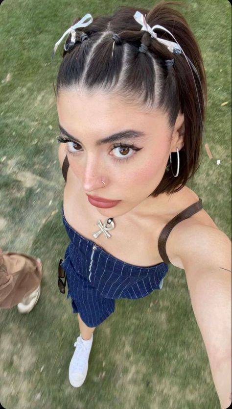 Μαλλιά Μαΐου 2025: Ιδέες για χτενίσματα και κουρέματα με καλοκαιρινά vibes σε κάθε περίσταση