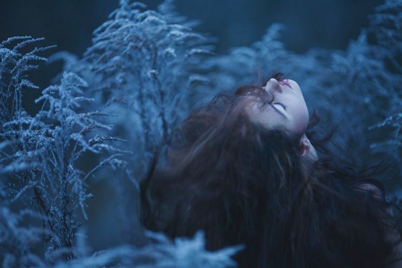 Τα σιωπηλά συμπτώματα ενός ενήλικα που βιώνει ακόμη ένα τραύμα του παρελθόντος