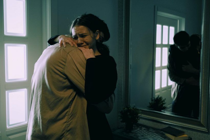 Τα σιωπηλά συμπτώματα ενός ενήλικα που βιώνει ακόμη ένα τραύμα του παρελθόντος