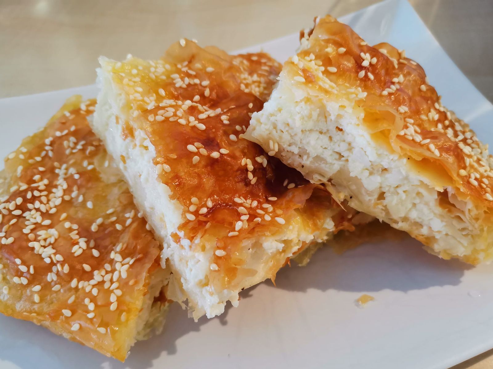 Τσαλακωτή τυρόπιτα σουφλέ