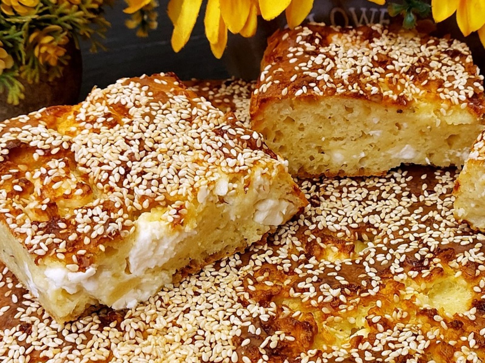 Φουσκωτή τυρόπιτα χωρίς φύλλο για το ταπεράκι του σχολείου