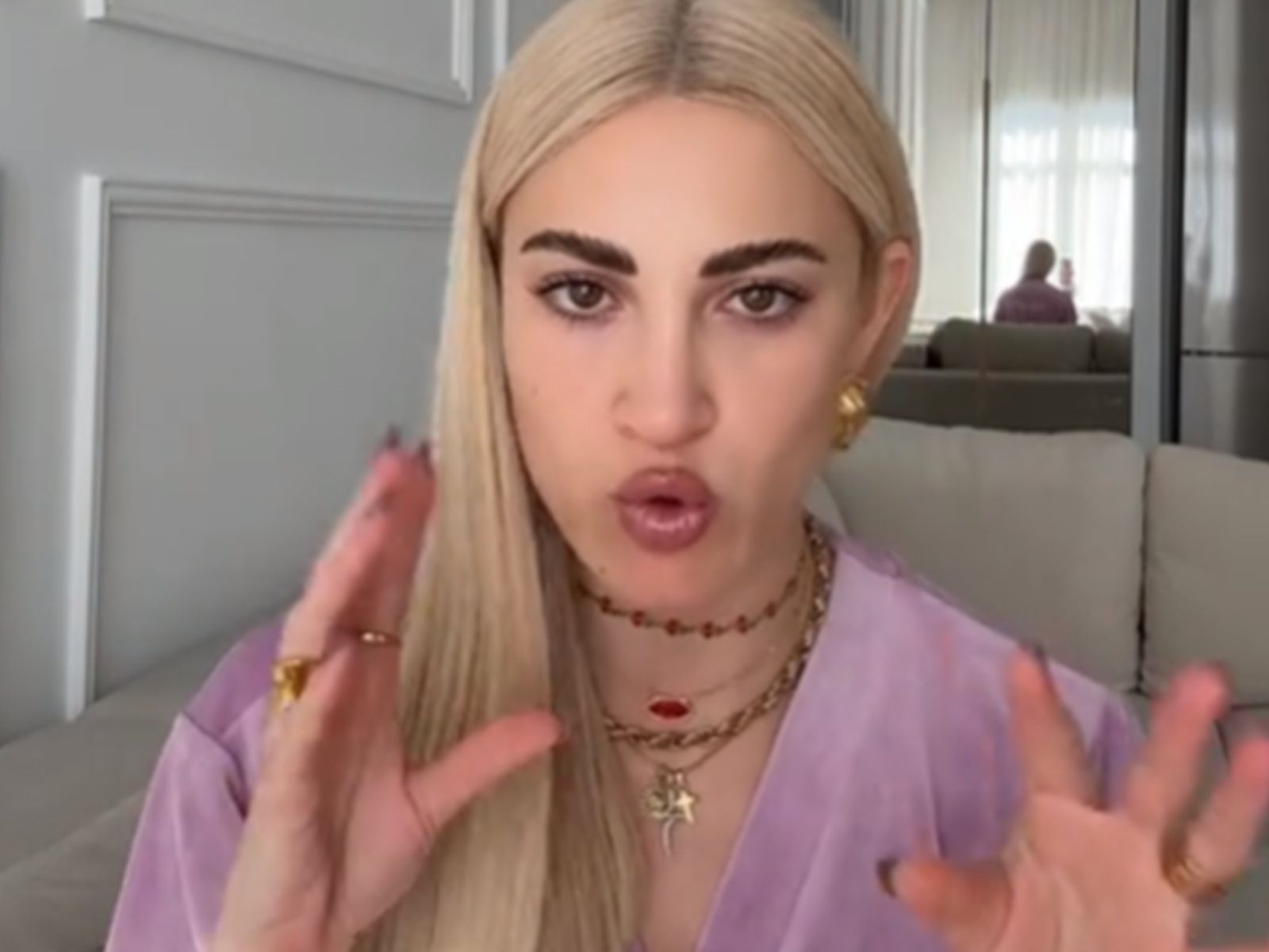 Ιωάννα Τούνη: Συναισθηματικά φορτισμένη στα δικαστήρια για το ροζ βίντεο- «Περιμένω τη δικαιοσύνη»