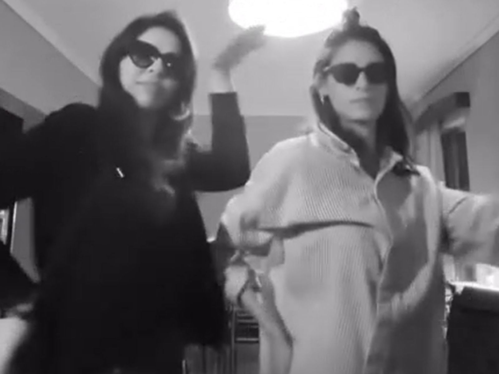 Ο viral χορός της Χριστίνας Χειλά – Φαμέλη στο Instagram με την Κάλλη Μαυρογένη