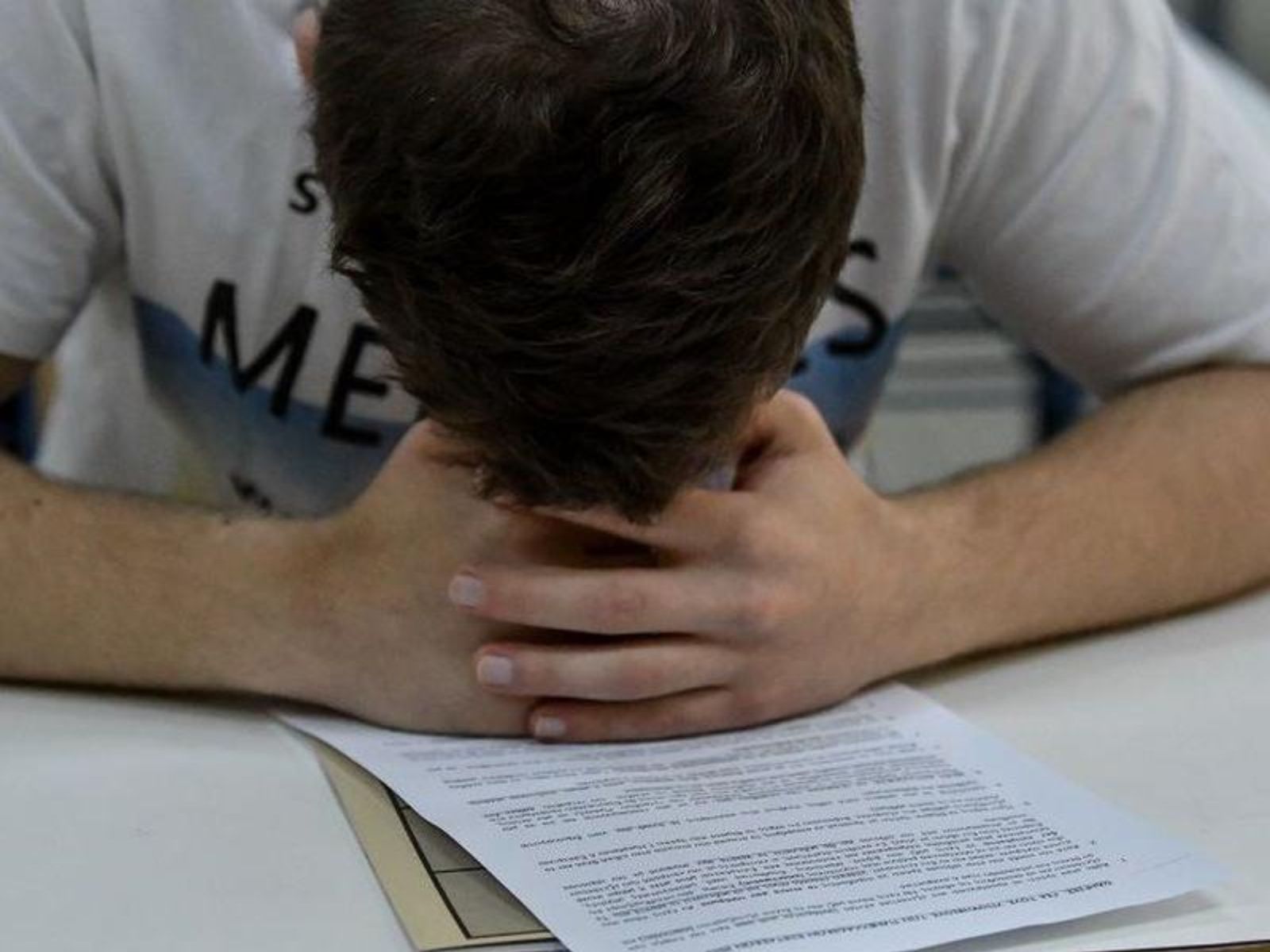 10 κόλπα επιβίωσης & συγκέντρωσης ΜΕΣΑ στην αίθουσα των Πανελληνίων για Παιδιά με ΔΕΠΥ