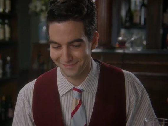 Άγιος Έρωτας: Ο Πέτρος μεθυσμένος κακοποιεί τη Χλόη