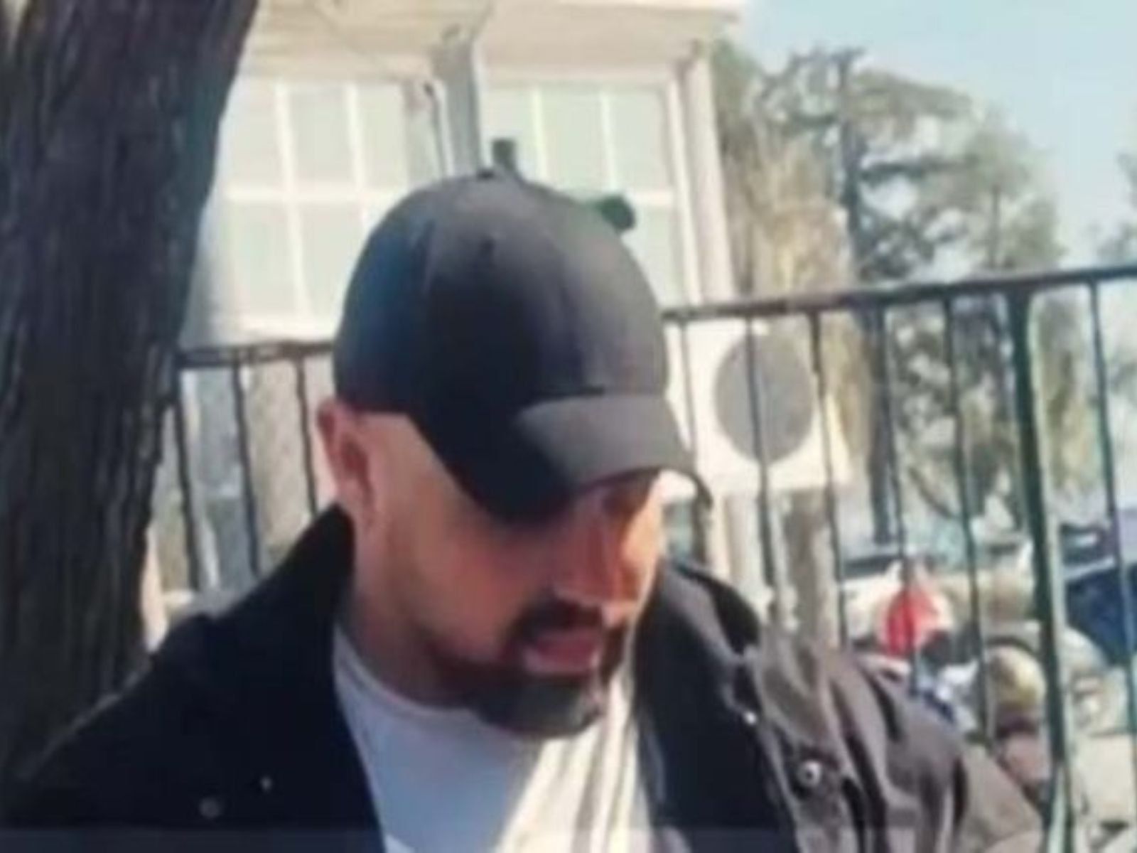 Μυτιλήνη: Οι Αρχές αναζητούν 30χρονο άντρα που εμπλέκεται σε διακίνηση ναρκωτικών- Πως σχετίζεται με το θάνατο του λιμενικού;