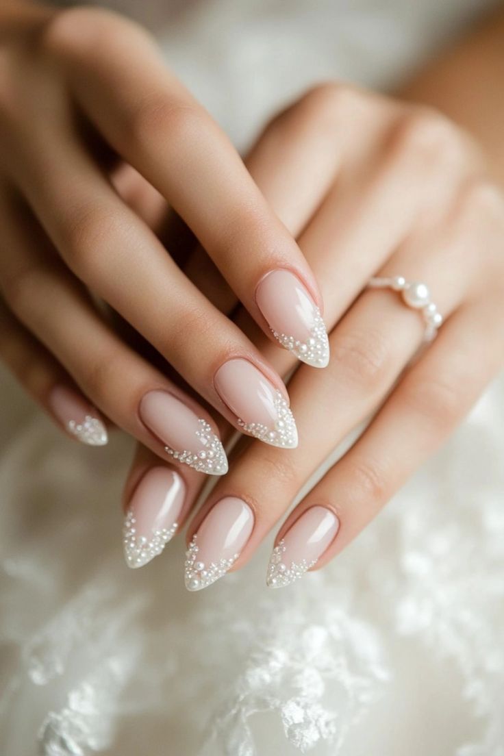 Νυφικό Μανικιούρ 2025: Όλες οι φετινές τάσεις στα νύχια για την πιο σημαντική μέρα της ζωής σου