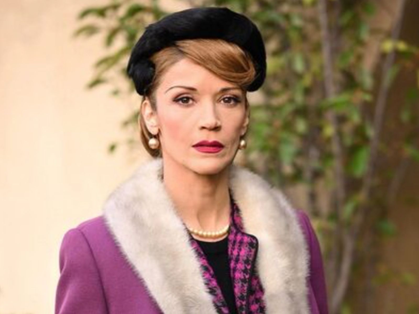 Άγιος Έρωτας: Η Κατρίν μαθαίνει για τον έρωτα Χλόης -Νικόλαου και τους βοηθά να το σκάσουν μαζί με το παιδί