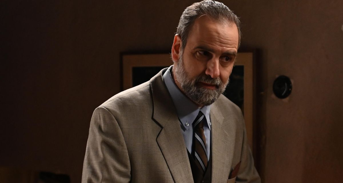 Άγιος Έρωτας: Ο Παύλος χρησιμοποιεί το καρδιακό επεισόδιο προς όφελός του