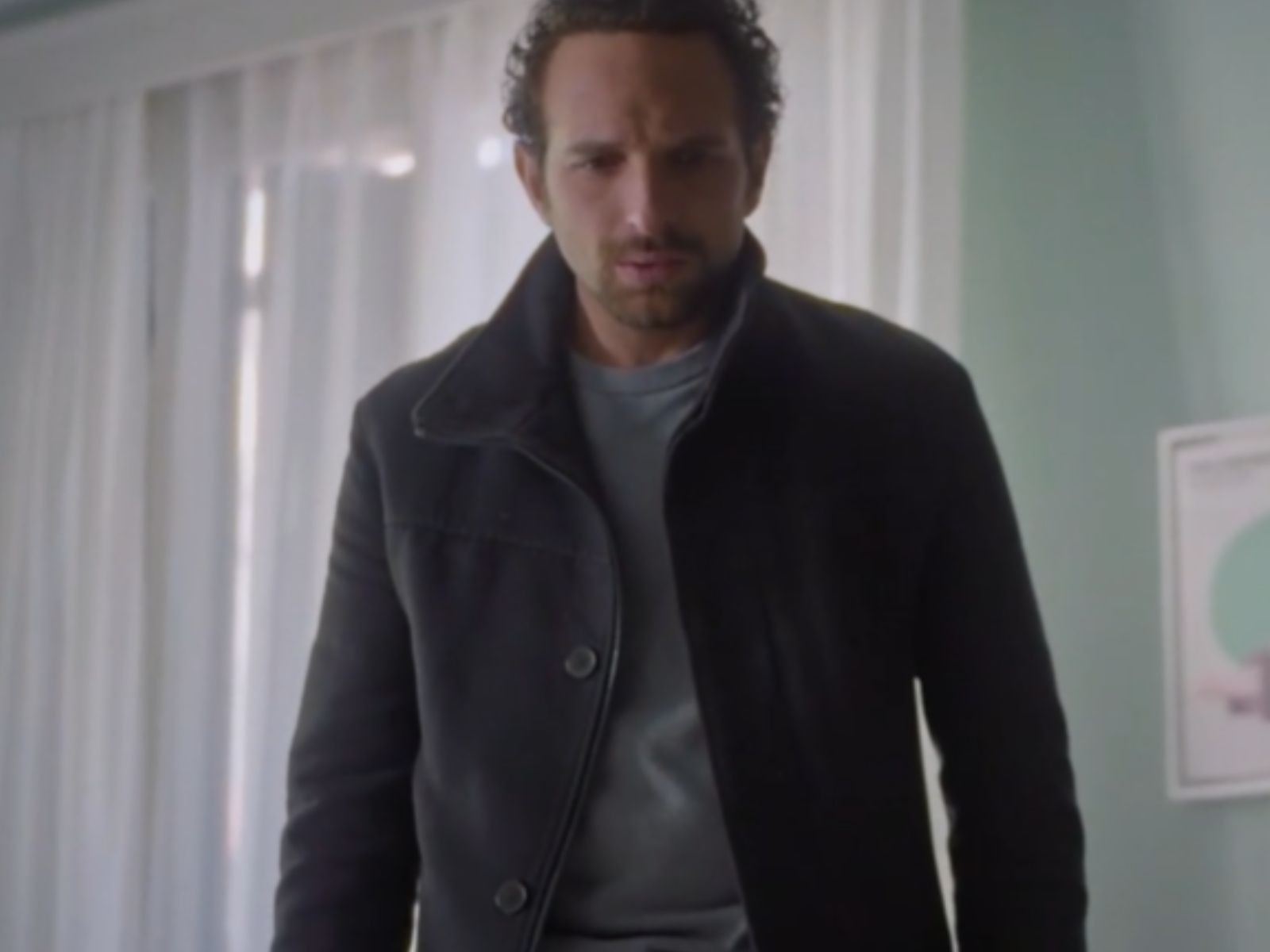 Διάφανη Αγάπη: Ο Στέφανος ανακαλύπτει πως εξαιτίας του Ορέστη η Ελένη είχε γίνει πειραματόζωο σε ψυχιατρείο