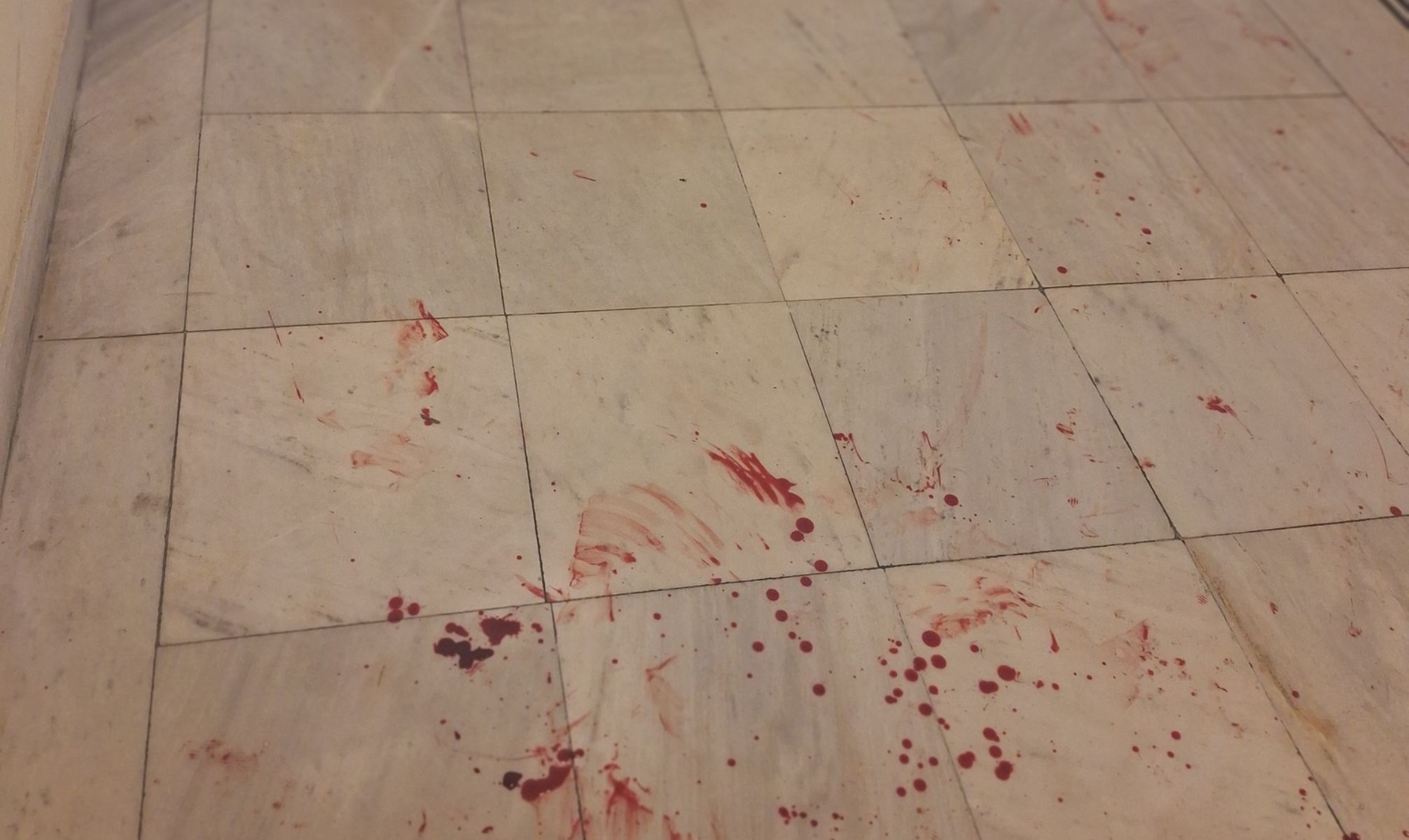 Εισβολή κουκουλοφόρων στην Νομική: Χτυπήσαν καθηγητές- Βαριά τραυματισμένος φοιτητής