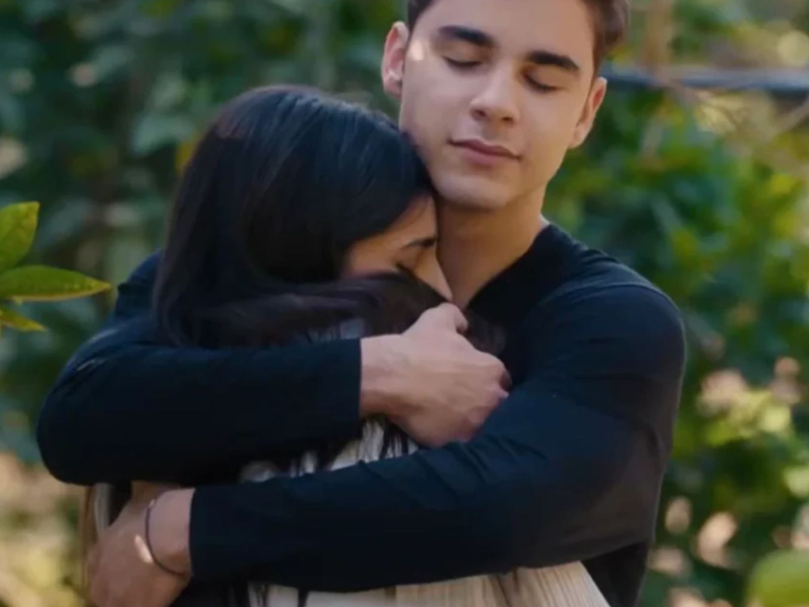 Η Γη της Ελιάς: Δεν μπόρεσα να τα βρω με τη μάνα μου και τώρα πια που την έχασα δεν θα μου δοθεί ποτέ η ευκαιρία – Η Βασιλική θρηνεί