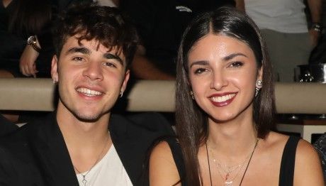 Όταν ο Παρασκευάς από την Γη της Ελιάς τραγουδάει Μητροπάνο και κάνει τις θαυμάστριες να “λιώνουν”