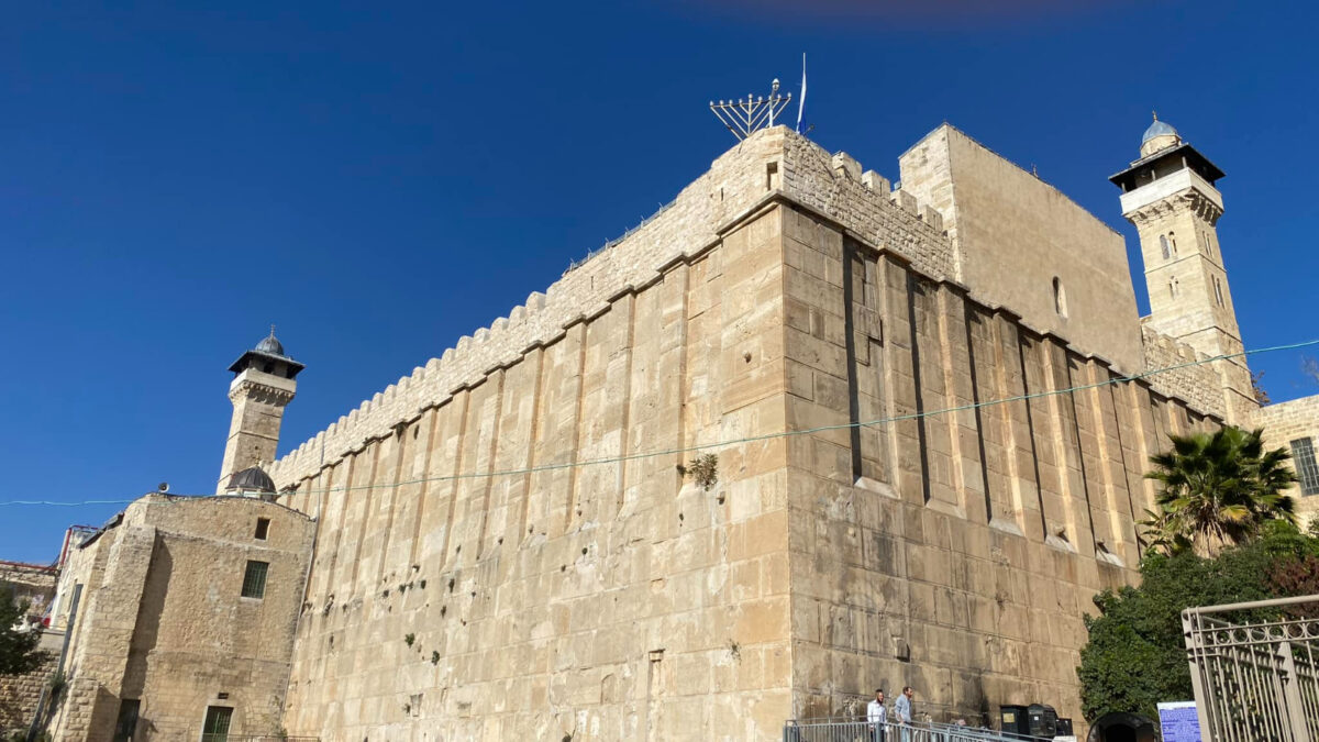 Ο Τάφος των Πατριαρχών : Τι κρύβει μέσα του το απαγορευμένο ιερό που μπορεί να αλλάξει όλη την ιστορία;