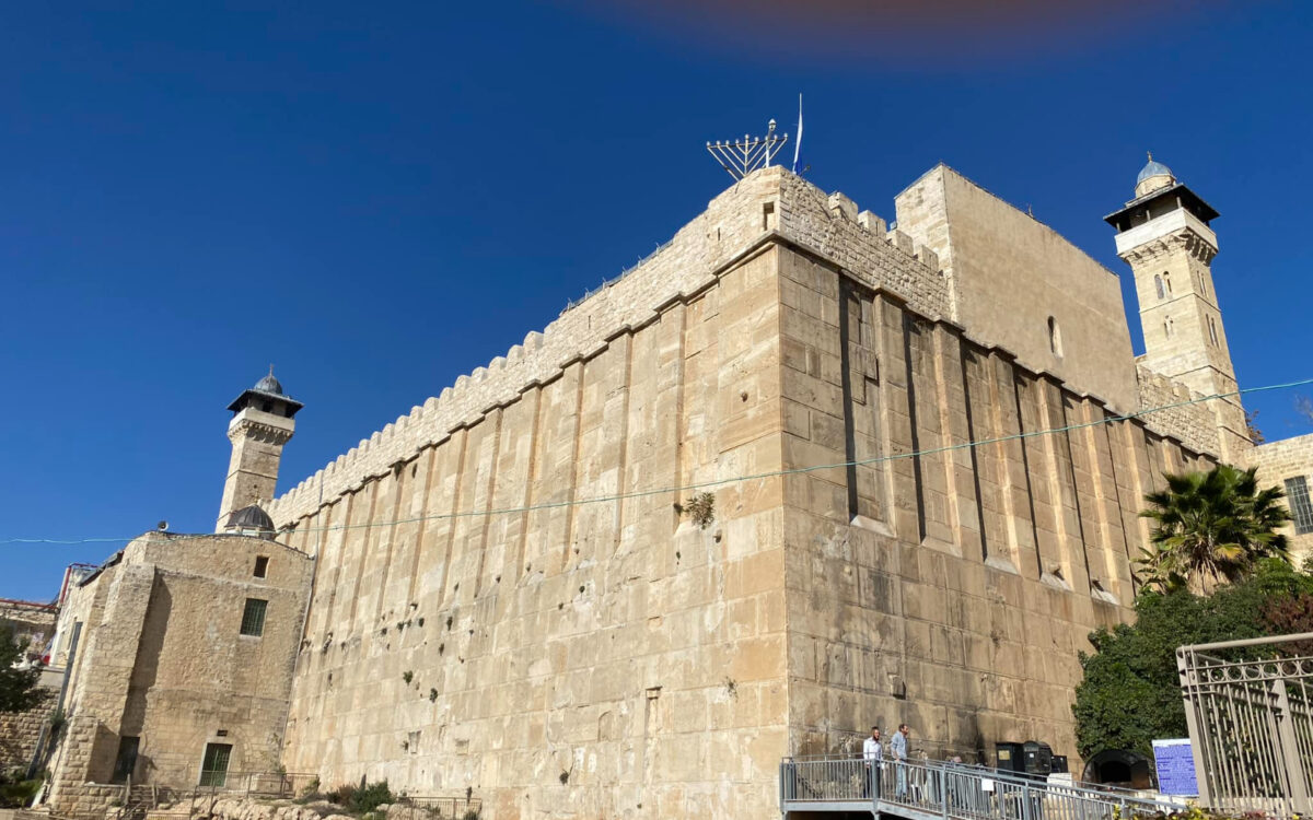 Ο Τάφος των Πατριαρχών : Τι κρύβει μέσα του το απαγορευμένο ιερό που μπορεί να αλλάξει όλη την ιστορία;