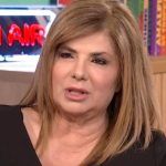 Βάσια Παναγοπούλου:Η μητέρα έκρυβε τον θάνατό του πατέρα μου το έσκασα και είδα το κηδειόχαρτο έξω απτο σπίτι