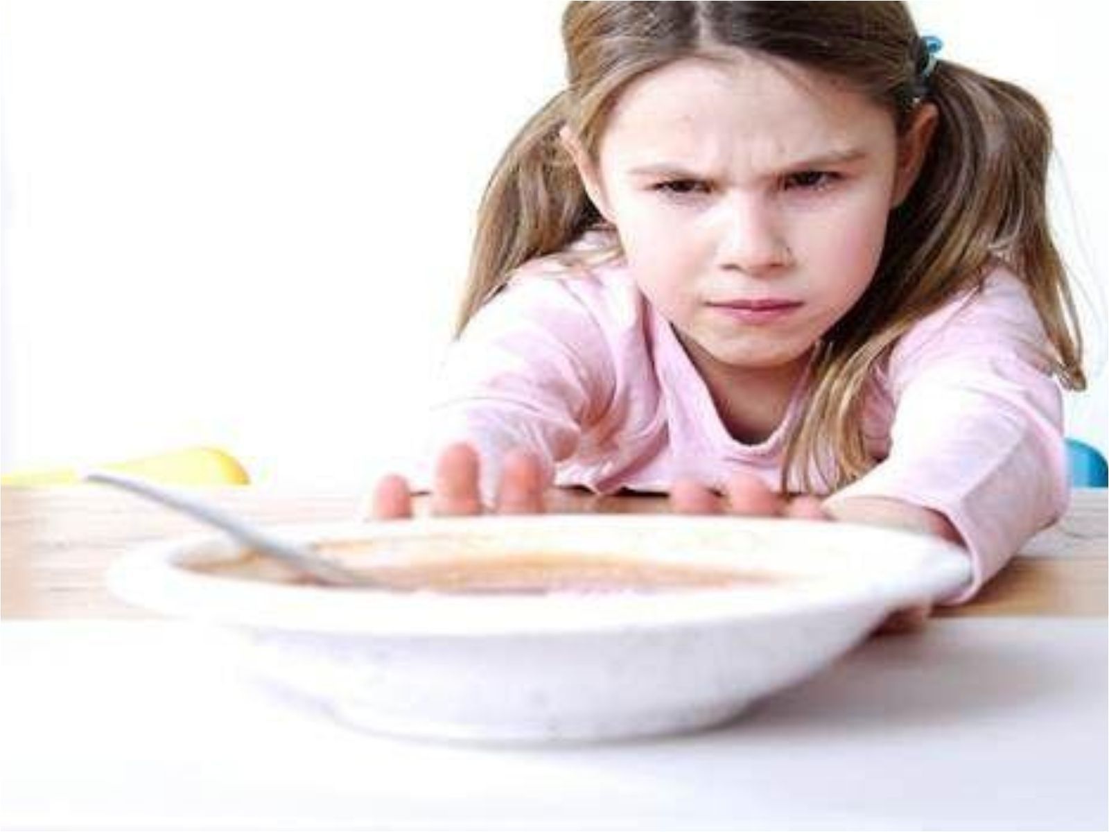 Ο εύκολος τρόπος να κάνεις το παιδί σου να φάει- To βίντεο του TikTok που έχει εξοργίσει πολλούς γονείς.