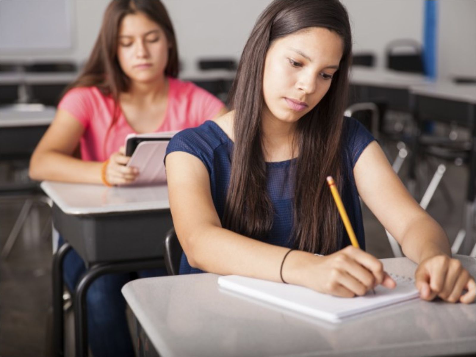 Ενδοσχολικές εξετάσεις 2025: Πότε αρχίζουν και πότε τελειώνουν σε Γυμνάσια και Λύκεια