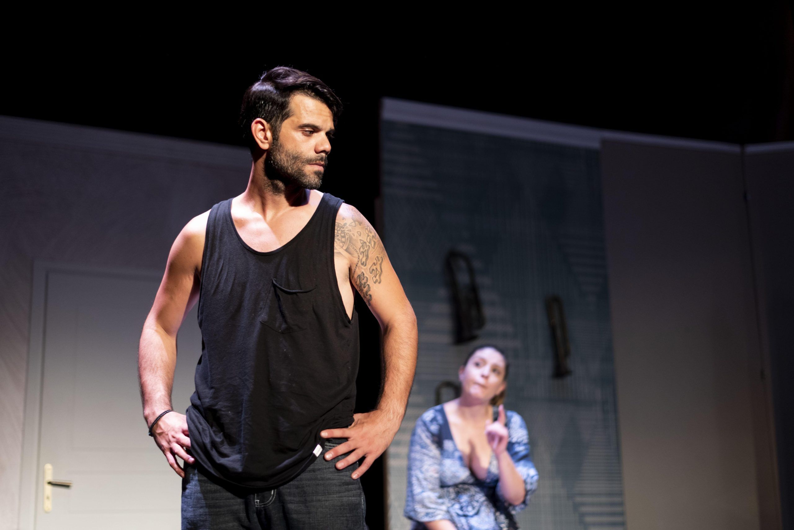 Τον θυμάστε τον Βασιλάκη από τα Μαύρα Μεσάνυχτα; Φοβερά αλλαγμένος παίζει ξανά την αγαπημένη του σκηνή