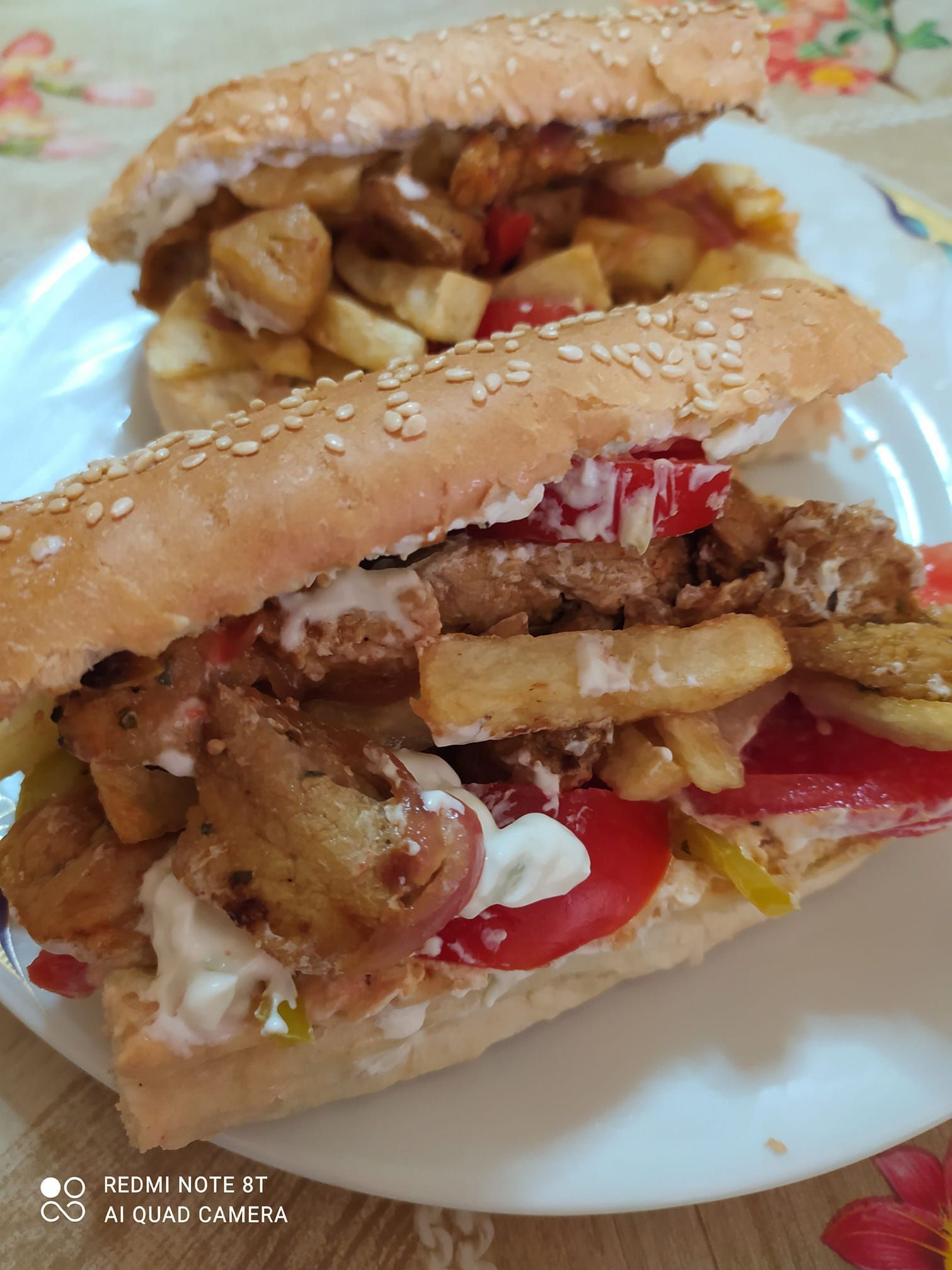 Λαχταριστό σάντουιτς με χοιρινή τηγανιά