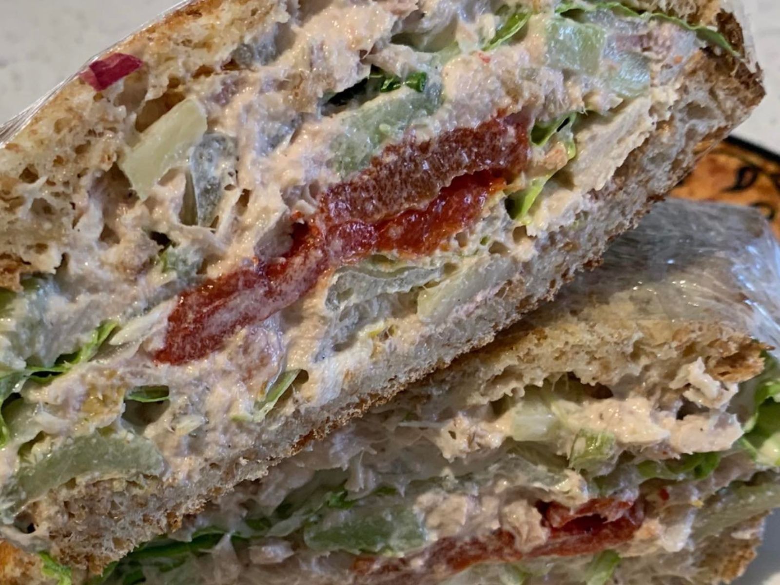 Σάντουιτς με σπιτική τονοσαλάτα για βραδινό