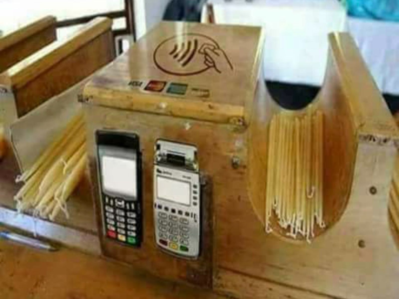 Τώρα POS και στα παγκάρια της εκκλησίας – Σε ποια εκκλησία τοποθετήθηκε το πρώτο POS