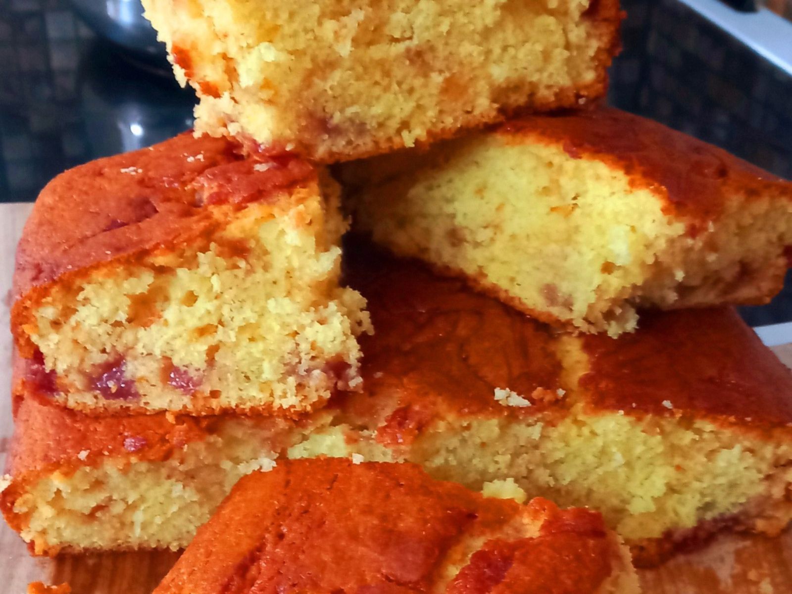 Ζουμερό κέικ με μαρμελάδα