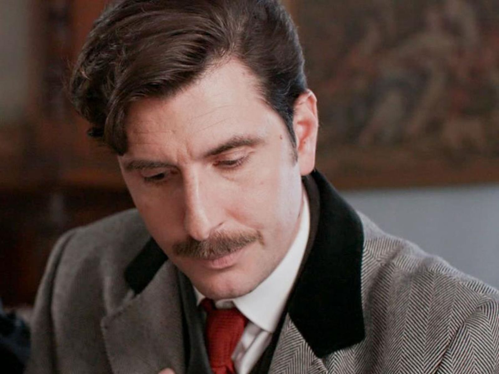 Grand Hotel: Ο Βλάσης φυτεύει ενοχοποιητικά στοιχεία κατά του Ρήγα και ειδοποιεί την αστυνομία