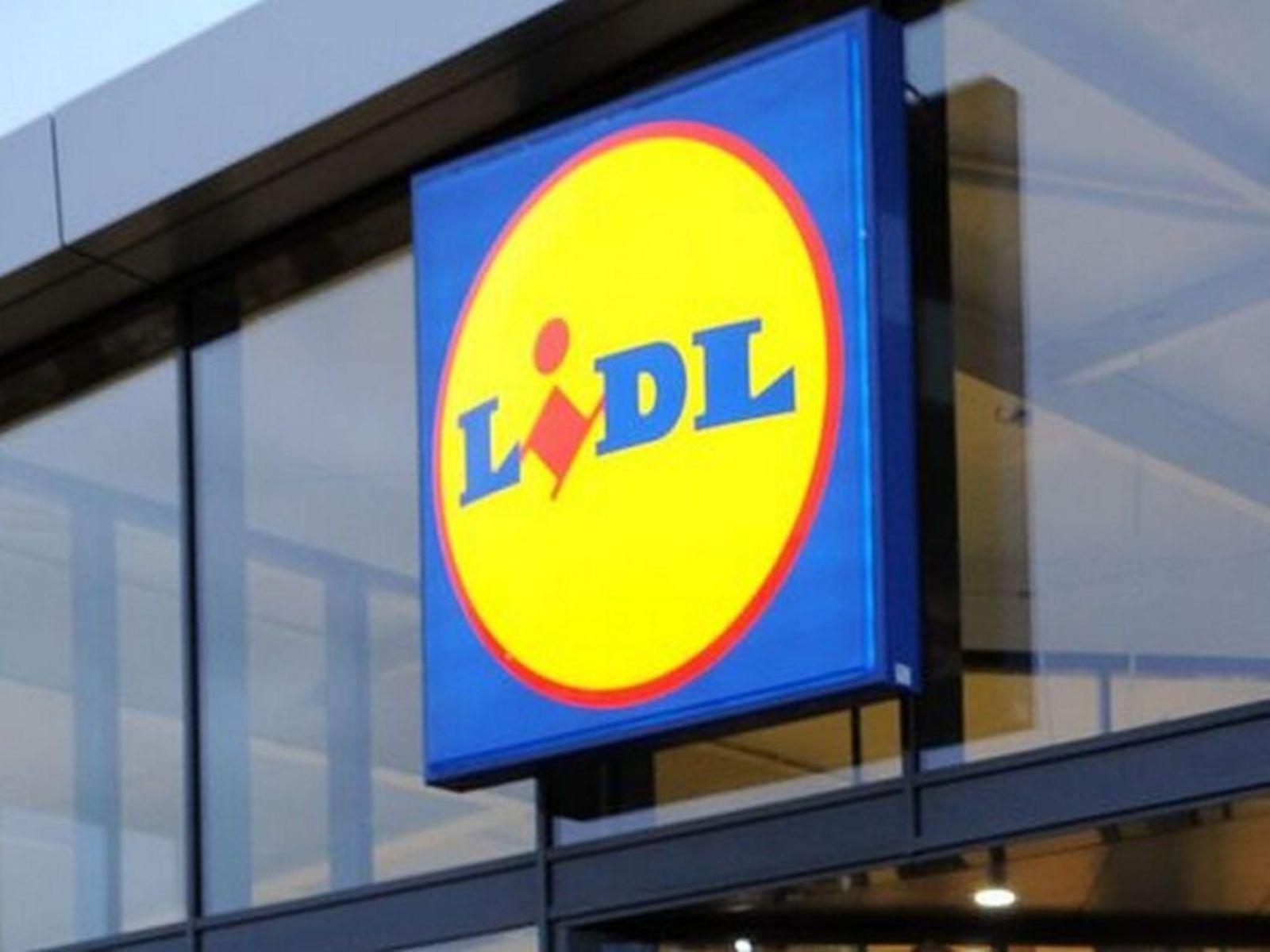 Επείγουσα ανάκληση από τη Lidl- Κίνδυνος από δημοφιλές τρόφιμο με σαλμονέλα