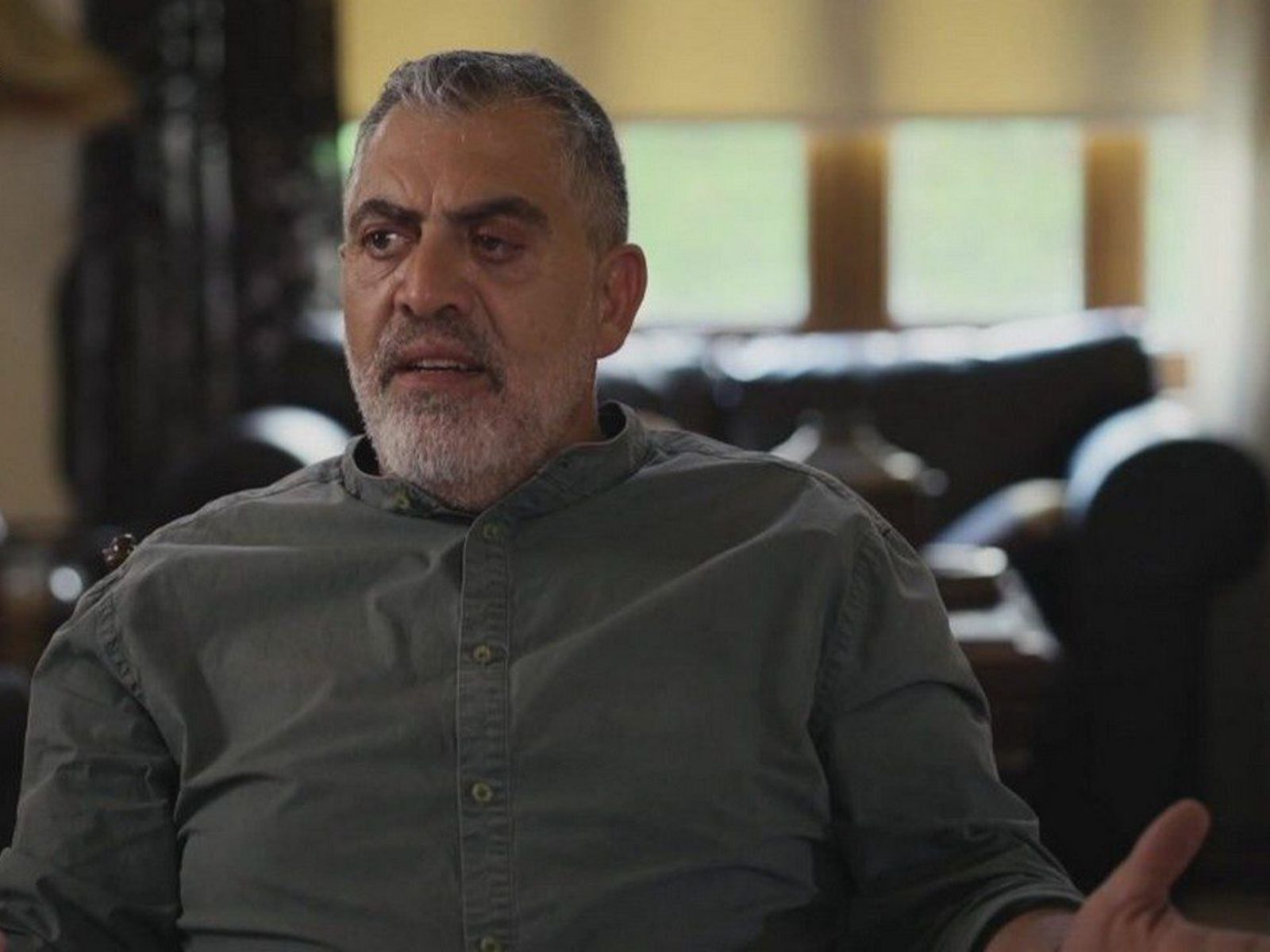 Η Γη της Ελιάς: O Βαγιάκος προειδοποιεί τον Δημοσθένη-Κάτι τρέχει ανάμεσα στην Βασιλική και τον γιατρό