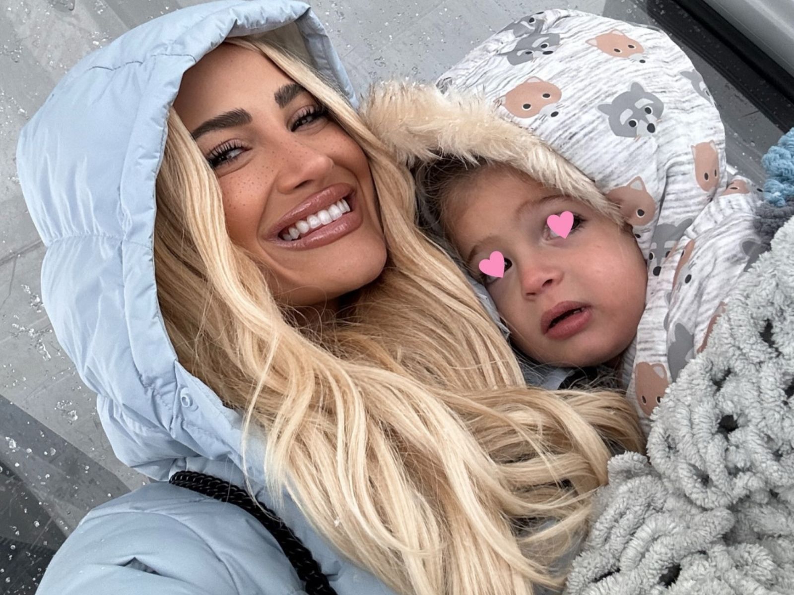 Ιωάννα Τούνη: ΣΟΚ- Είδε το γιο της αγκαλιά με ένα πελώριο φίδι – Του το πήρε δώρο ο μπαμπάς του