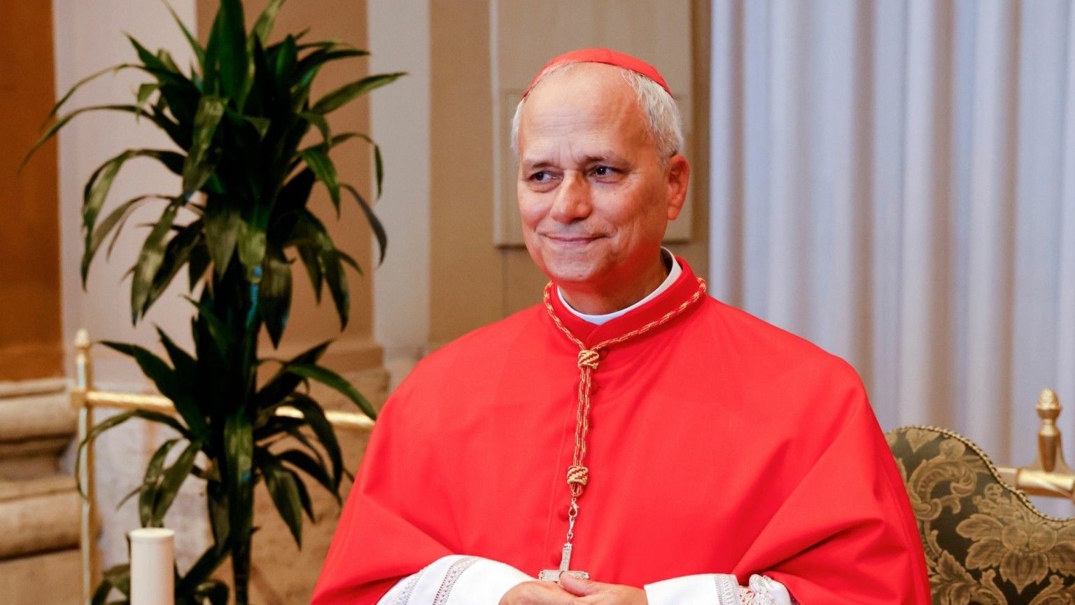 Λευκός καπνός στο Βατικανό – Αυτος είναι ο νέος Πάπας (Live Video)