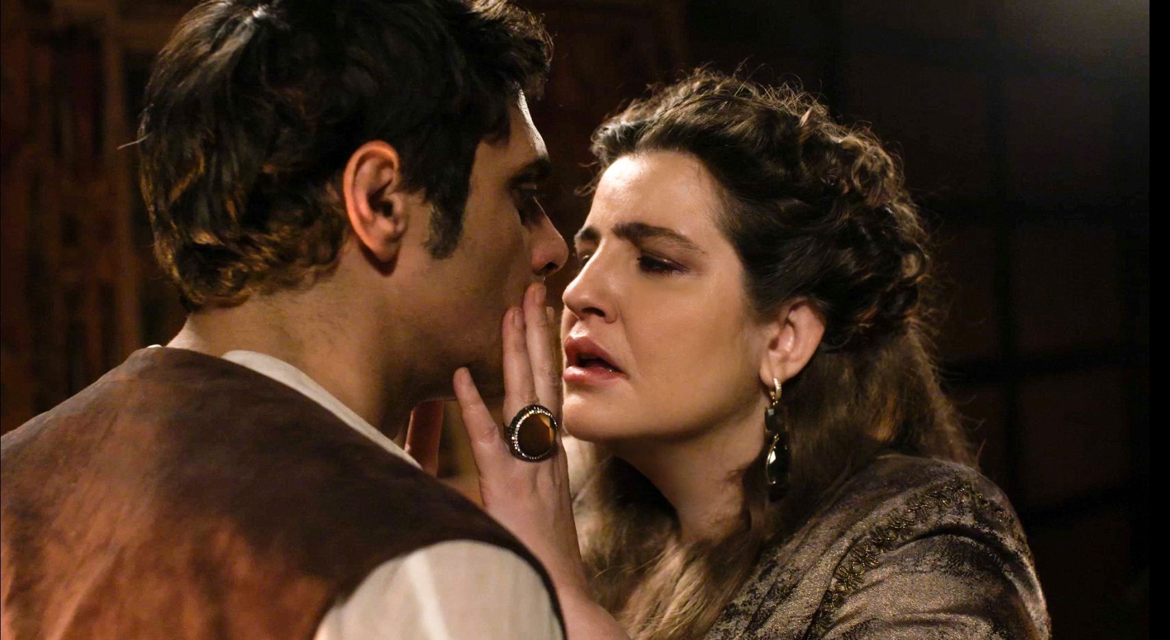 Η Μάγισσα: Η Λεώνη τιμωρεί σκληρά τη Βελούδω