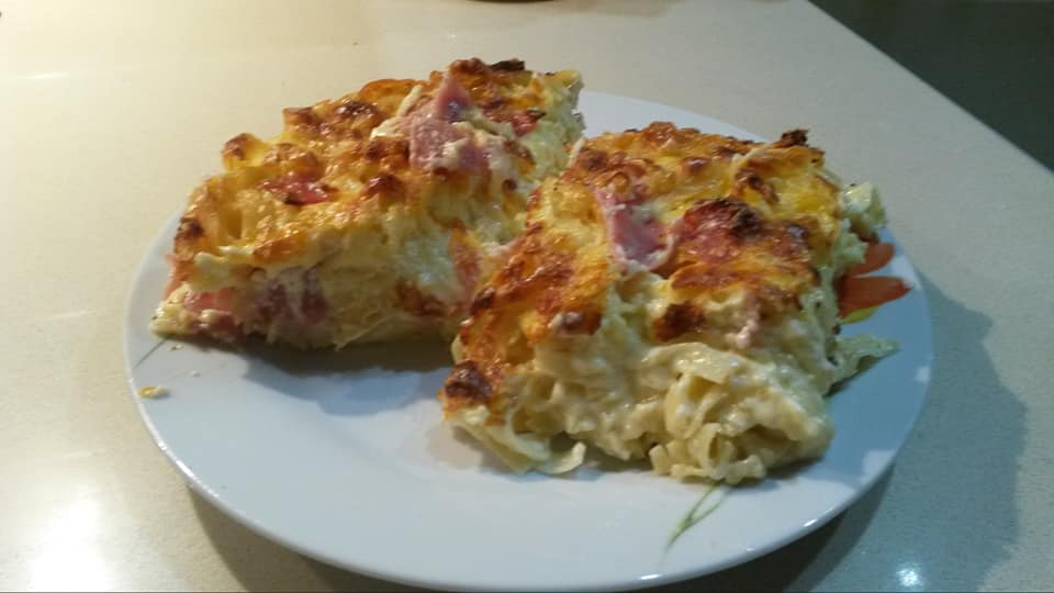 Λαχταριστό σουφλέ ζυμαρικών με ταλιατέλες τυριά και ζαμπόν