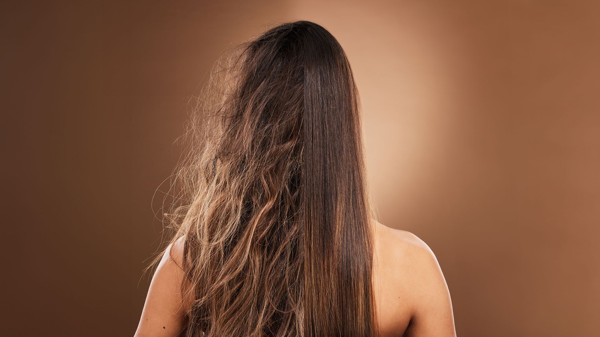 Σπιτικές μάσκες για να αντιμετωπίσετε το φριζάρισμα στα μαλλιά με υλικά που υπάρχουν στη κουζίνα σου